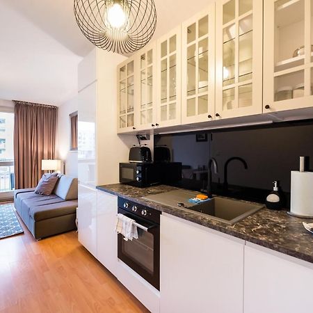 Metro Kondratowicza Velvet Apartment Warsaw Luaran gambar