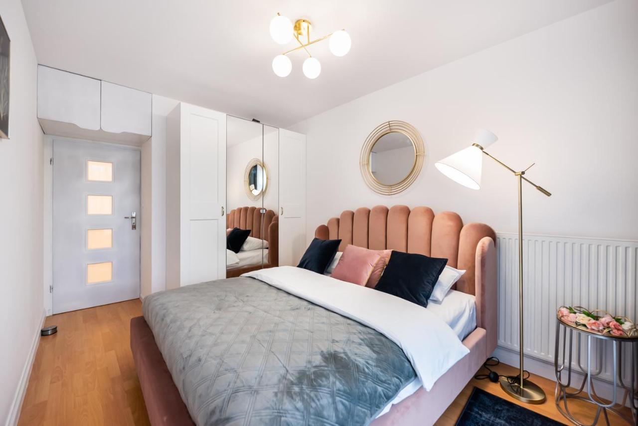 Metro Kondratowicza Velvet Apartment Warsaw Luaran gambar