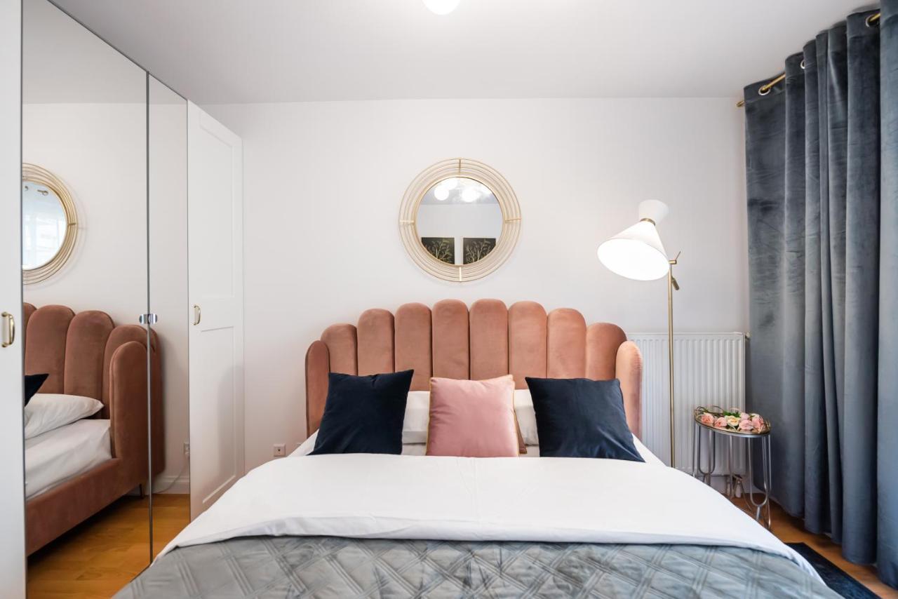 Metro Kondratowicza Velvet Apartment Warsaw Luaran gambar